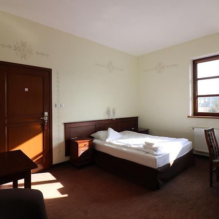 Hotel Marzanna Niedrzwica Koscielna Экстерьер фото