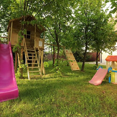 Hotel Marzanna Niedrzwica Koscielna Экстерьер фото