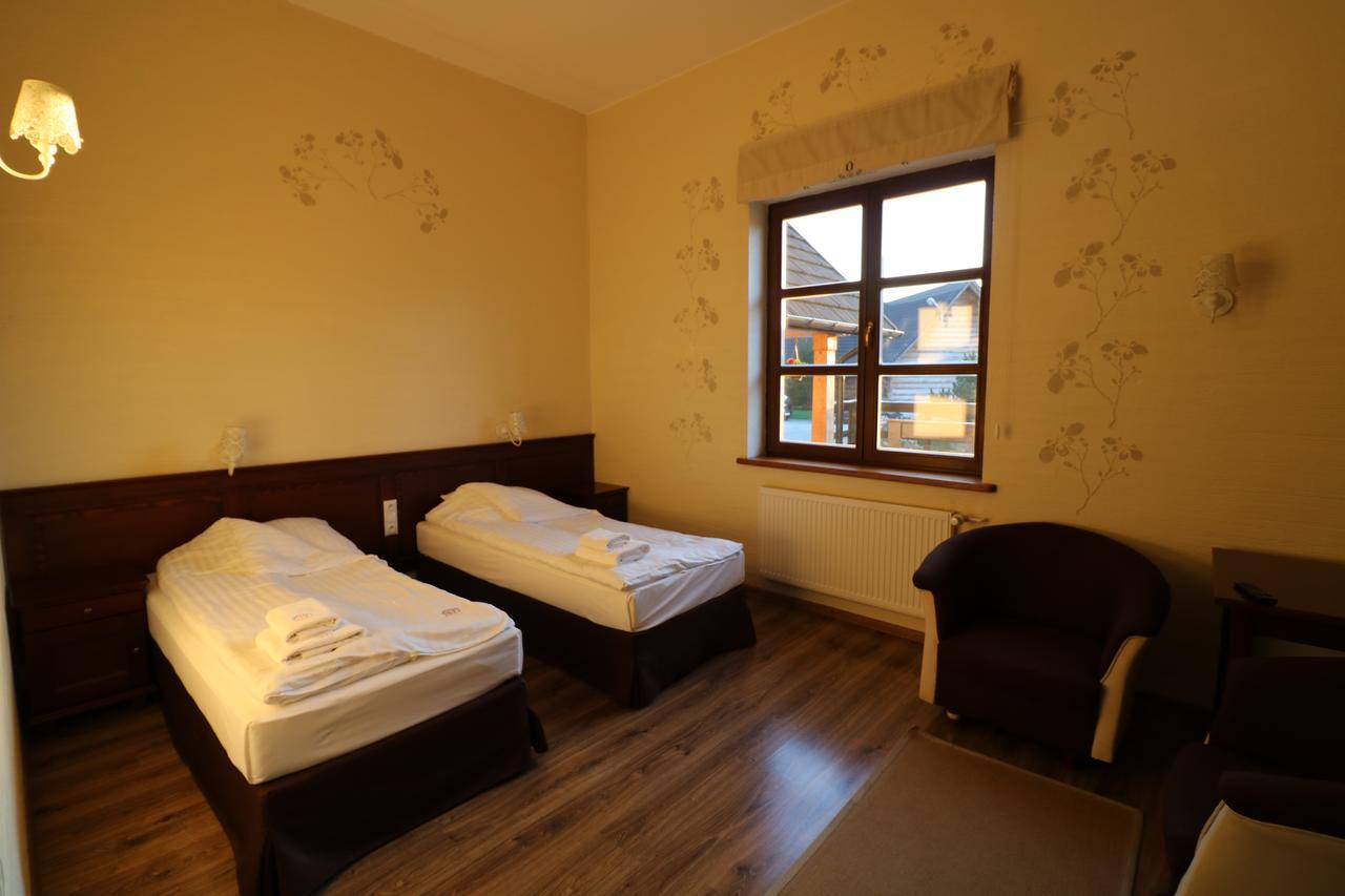 Hotel Marzanna Niedrzwica Koscielna Экстерьер фото