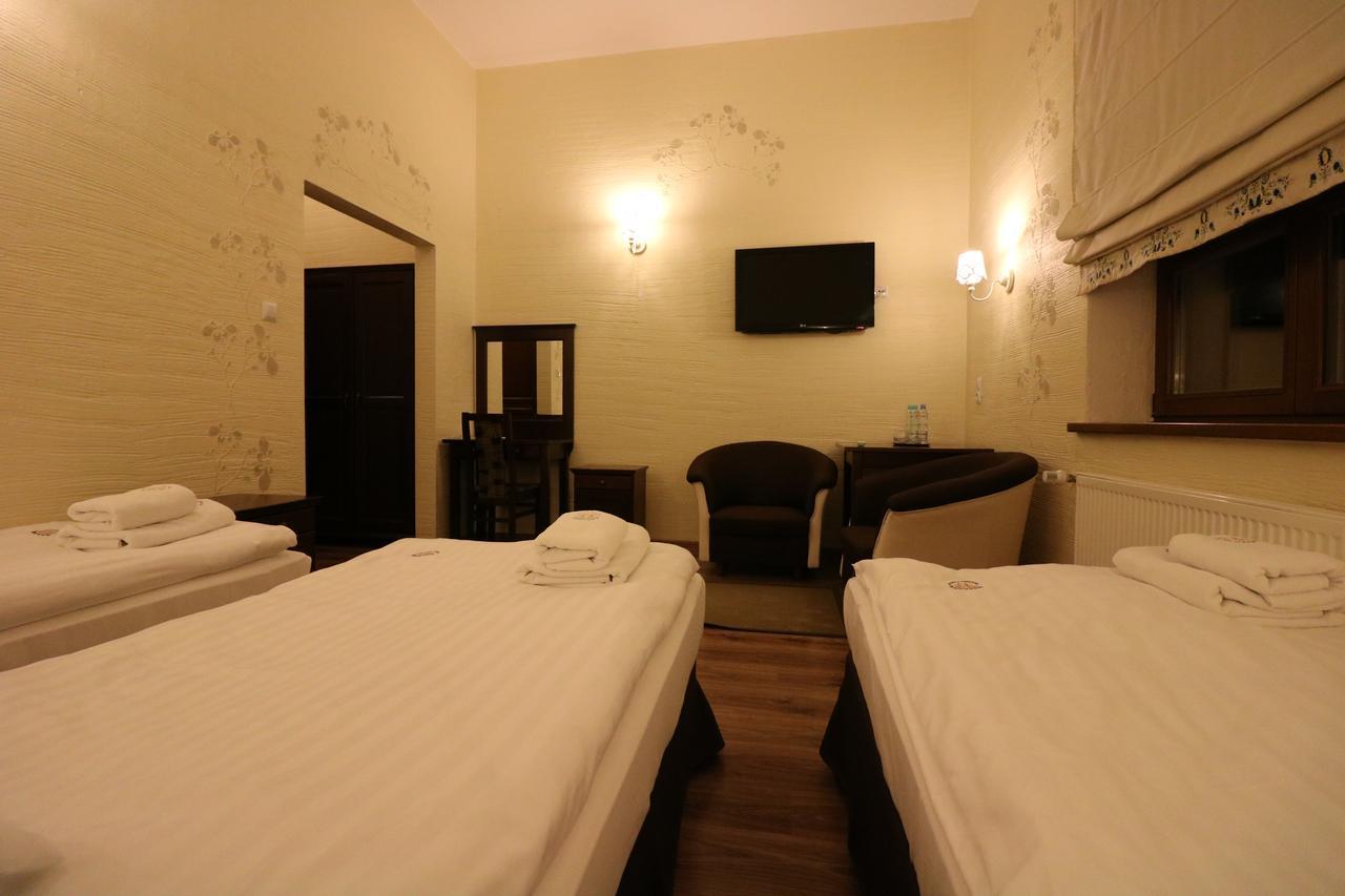 Hotel Marzanna Niedrzwica Koscielna Экстерьер фото